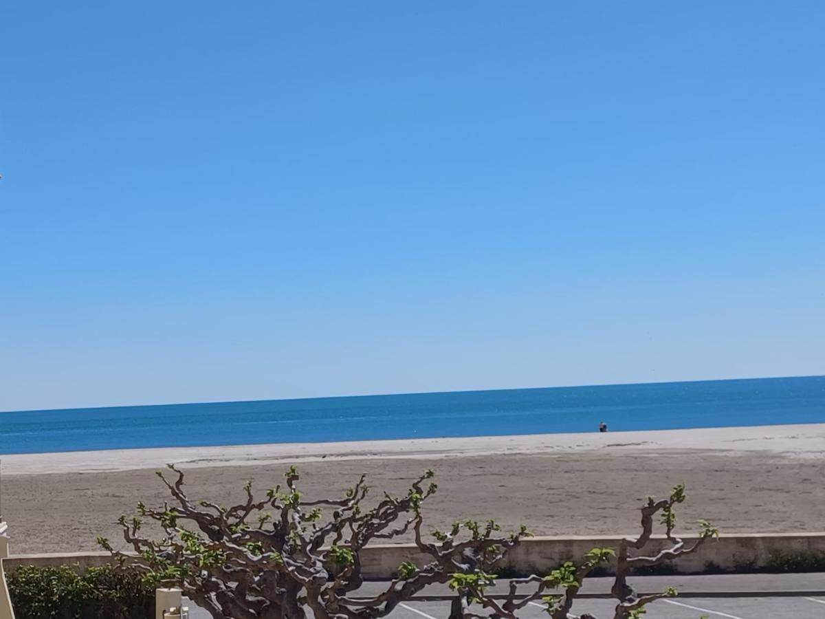 Superbe Appartement Avec Vue Sur Le Port Et Plage Saint-Pierre-la-Mer  Exteriör bild